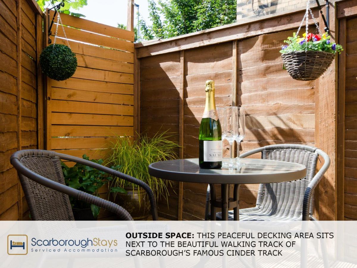 Candler Lodge - 3 Bedroom Townhouse With Parking - Patio Area & Seating Scarborough Exterior photo